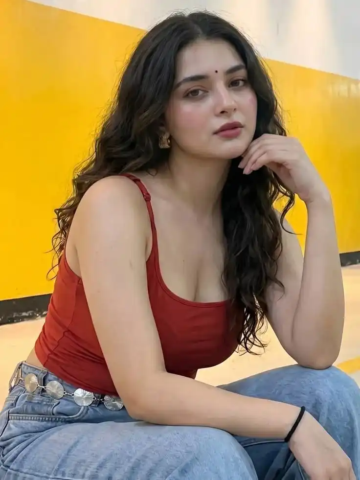 Vadodara call girl mobile number